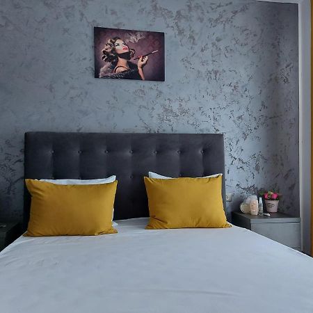 Helin Apartament By Alezzi N10 Navodari Exterior photo
